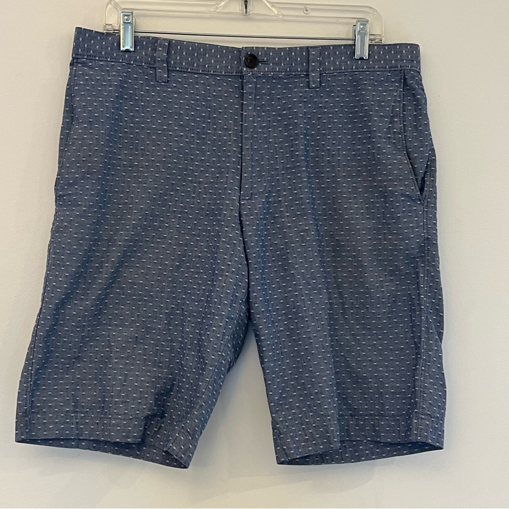 ✅5/$25 Banana Republic size 33 Blue Patterned Flat Front Shorts chambray cotton